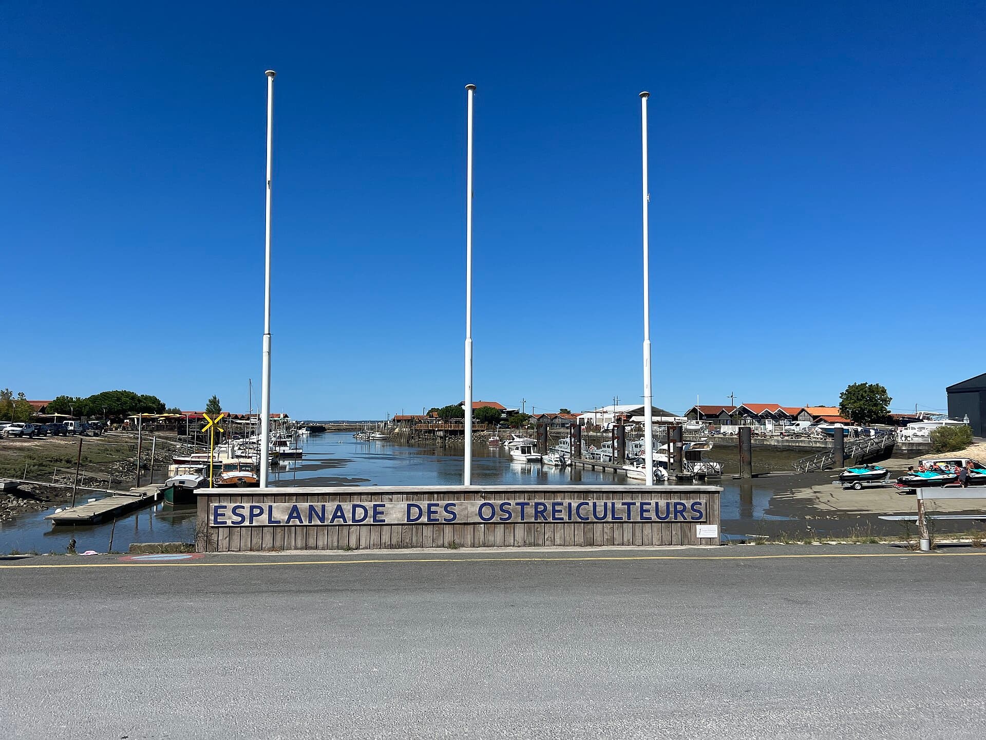 Gujan-Mestras (Larros) — Water Taxi Boat